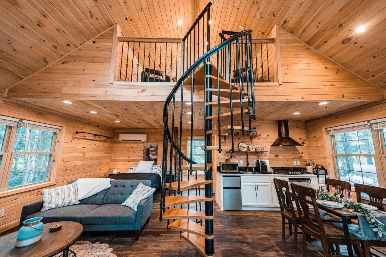 Moonlight Treehouse At Belgrade Hospitality Villa Kültér fotó